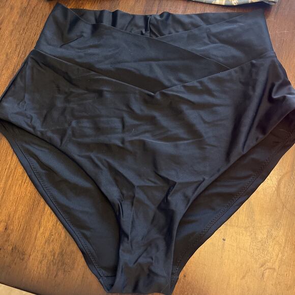 Mix And Match Aerie Swimming Suit Pieces 3 Tops 2 Bottoms Size Small - Picture 2 of 15